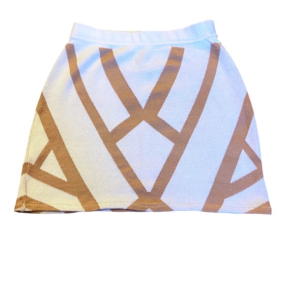 Geometric Mini Skirt Knit Tan & White Patterned Skater Skirt M - Picture 1 of 5